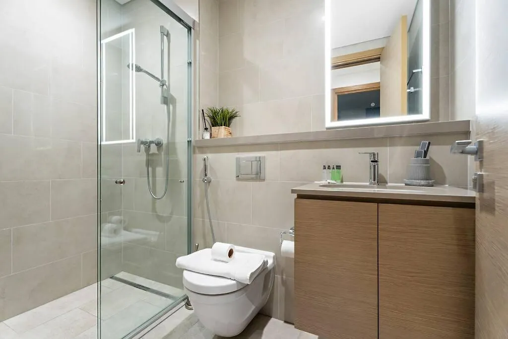 First Class 1Br Rustic With Modern Comfort Dubai Apartment